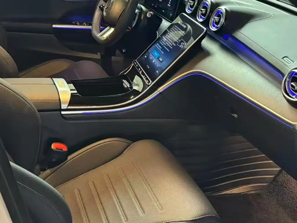 Mercedes-Benz C-Class — миниатюра 6