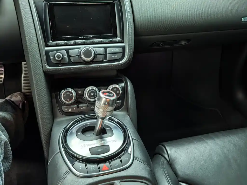 Audi R8 — миниатюра 6