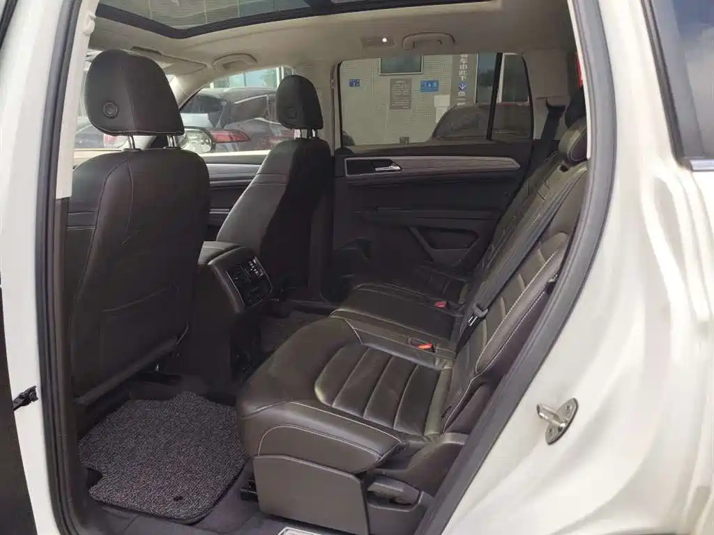 Volkswagen Teramont — миниатюра 5
