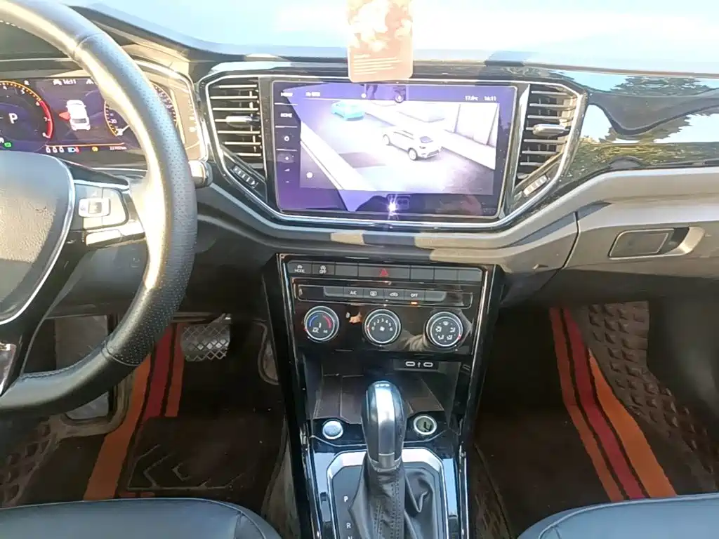 Volkswagen T-Roc — миниатюра 13