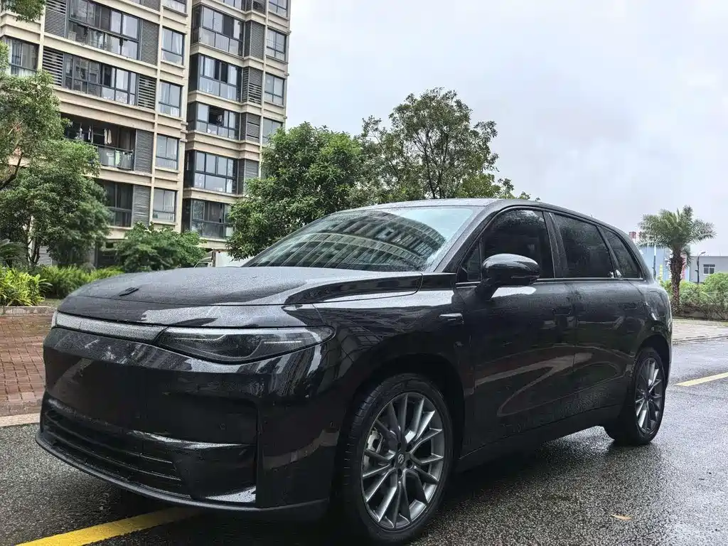 Leapmotor C10