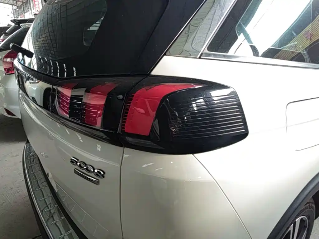 Peugeot 5008 — миниатюра 8