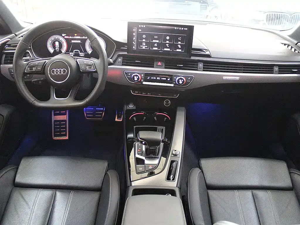 Audi A4L 2024 40 TFSI quattro RS