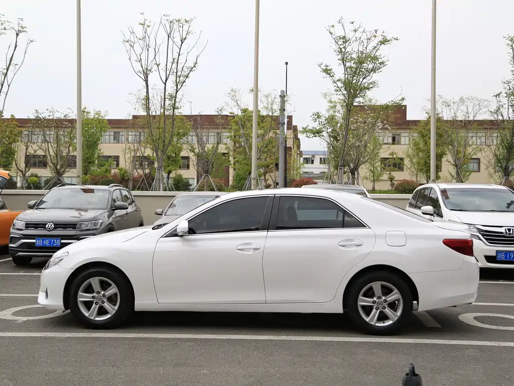 Toyota Reiz — миниатюра 16