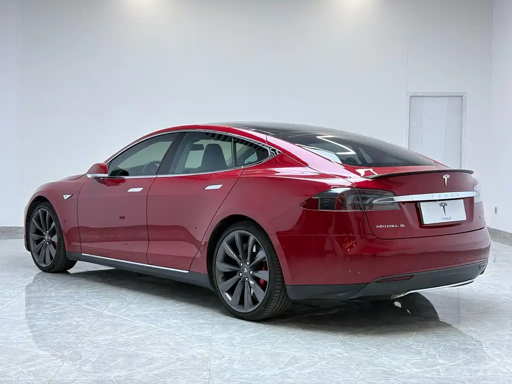 Tesla Model S 2015 Model S P85D