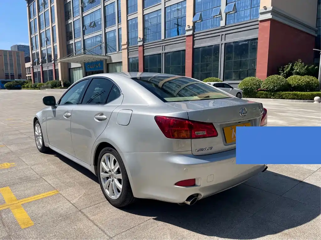 Lexus IS — миниатюра 4
