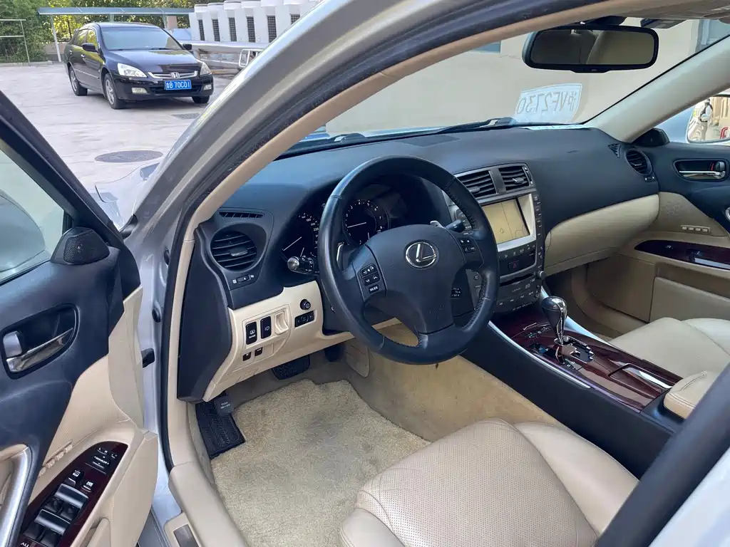 Lexus IS — миниатюра 8