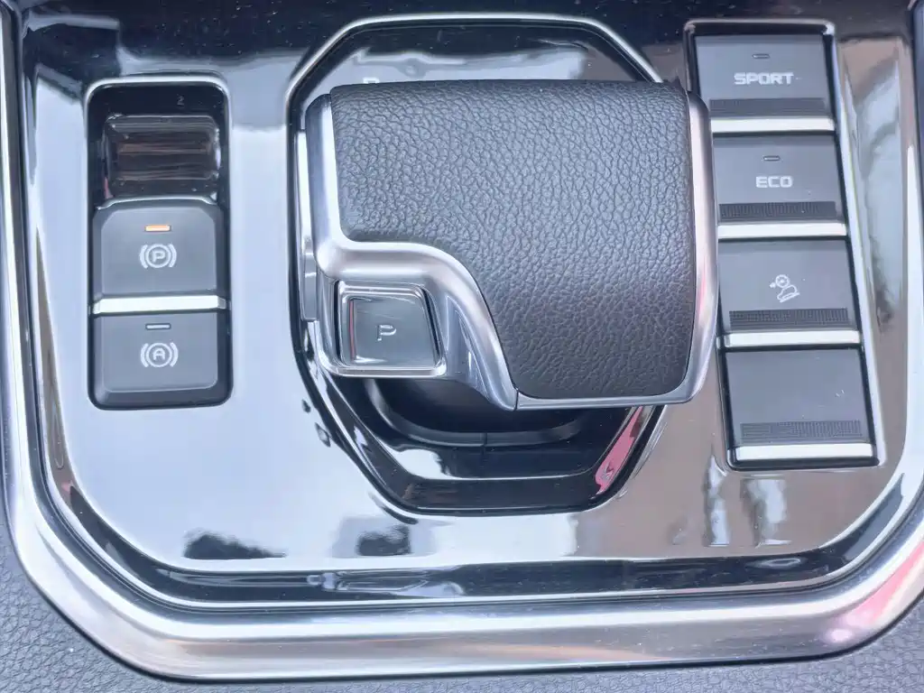 Isuzu Lingtuo — миниатюра 14