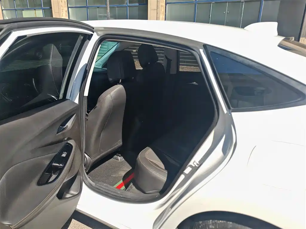 Buick Verano — миниатюра 14