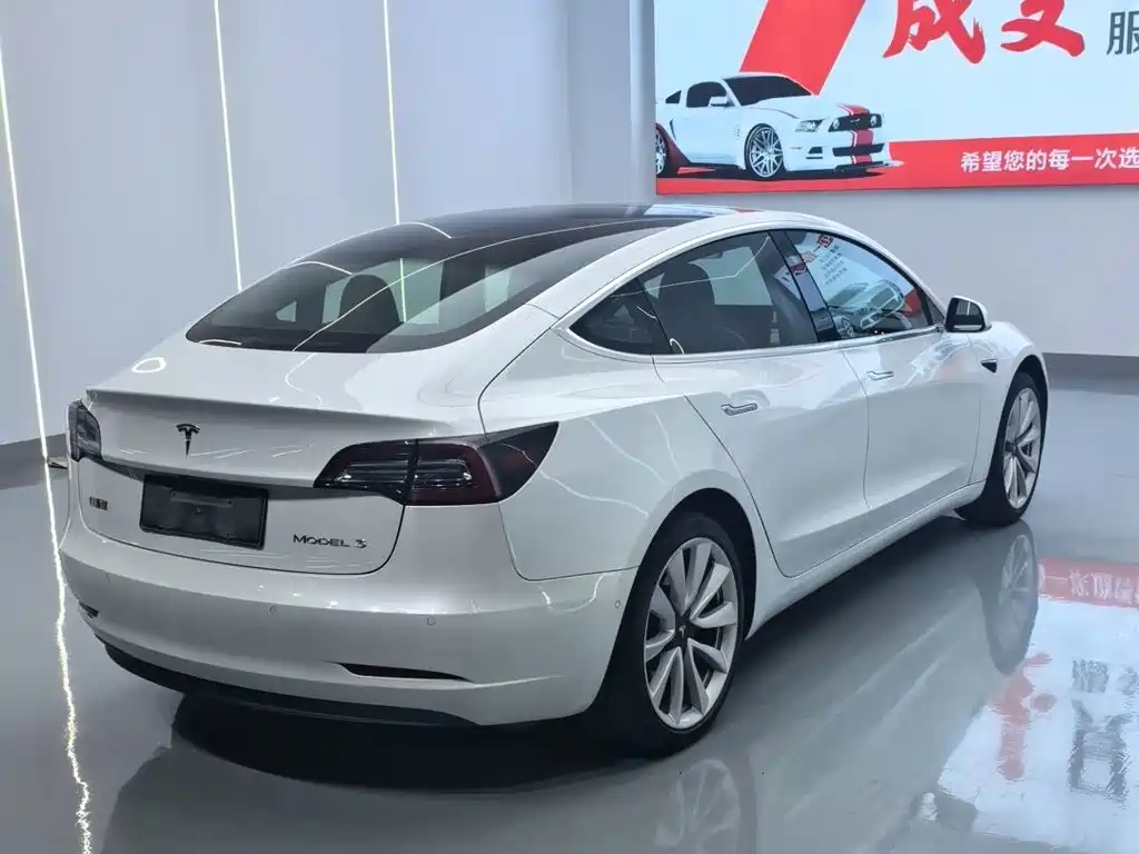 Tesla Model 3 — миниатюра 15