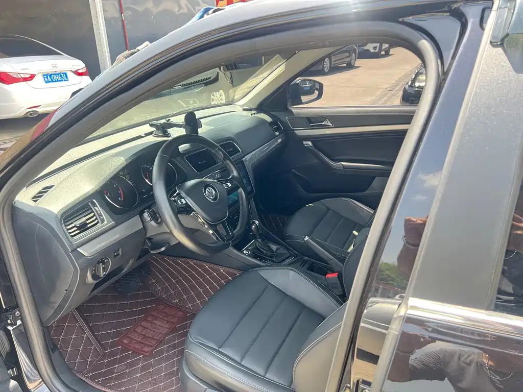 Volkswagen Lavida 2017 1.6L AT