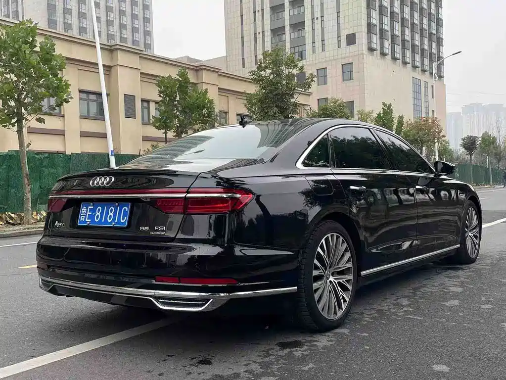 Audi A8 — миниатюра 9