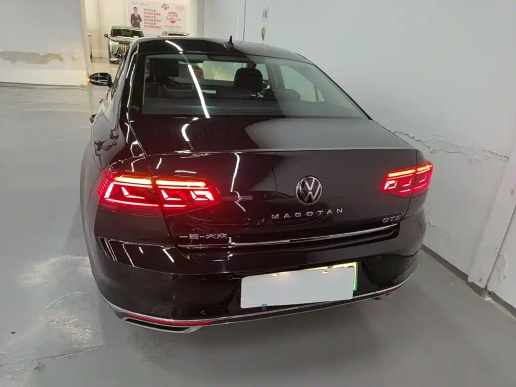 Volkswagen Magotan PHEV — миниатюра 6