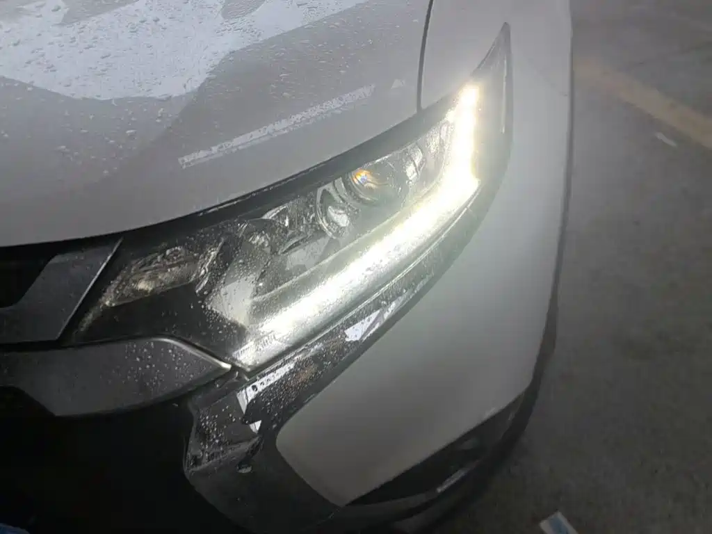 Mitsubishi Outlander — миниатюра 24