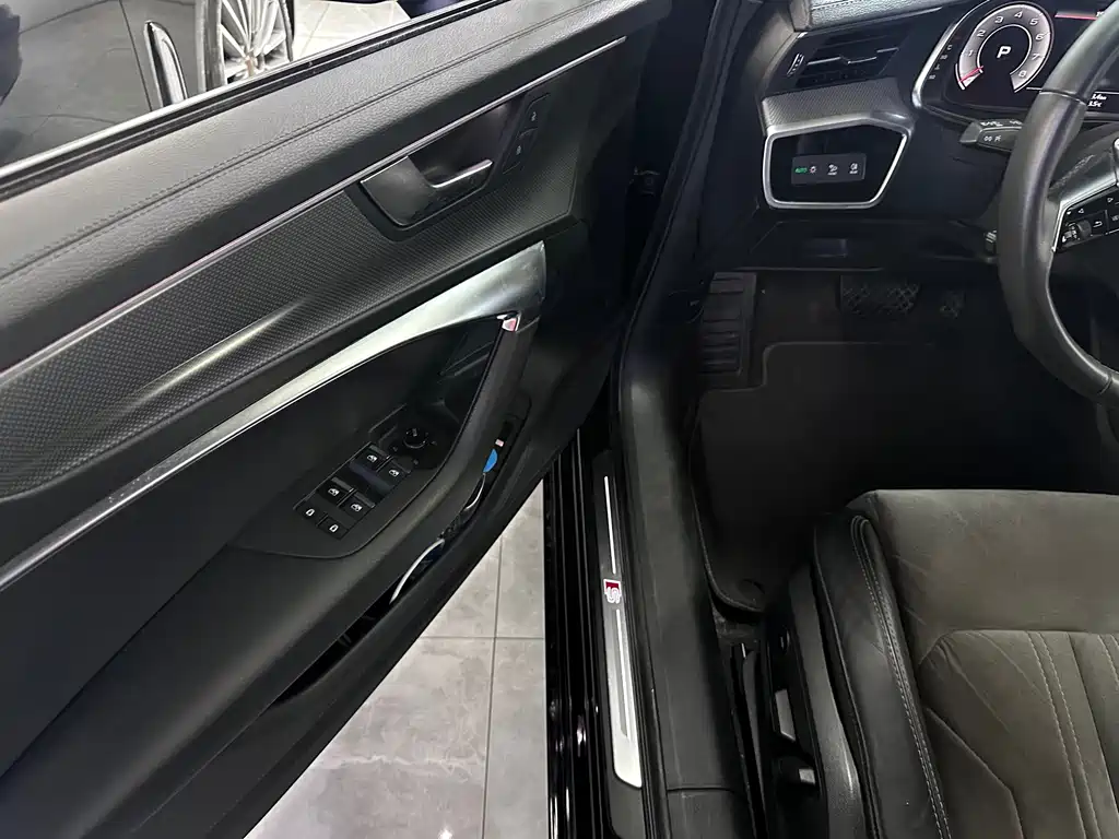 Audi A6L — миниатюра 3