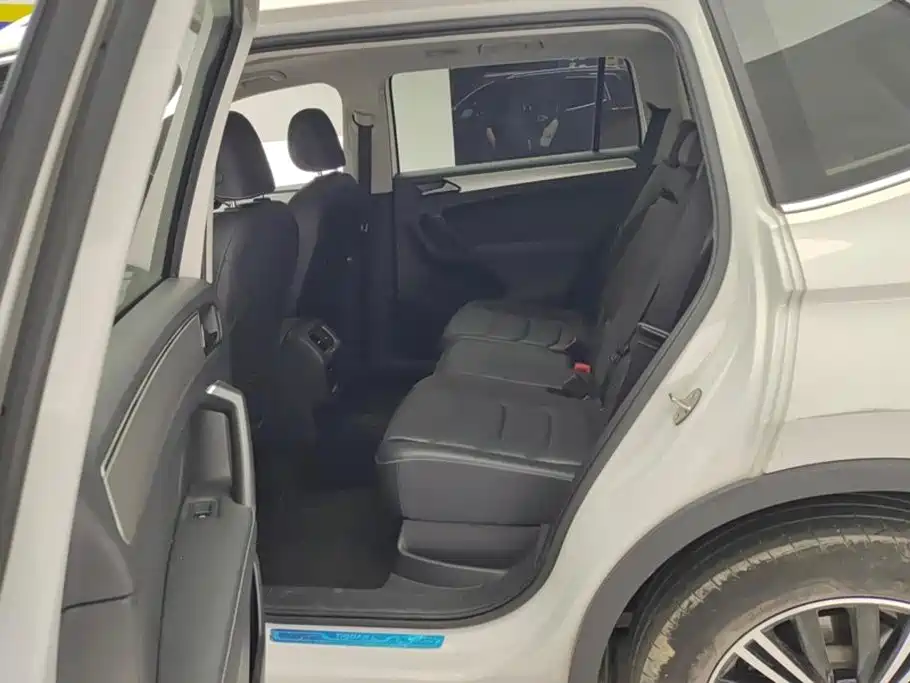 Volkswagen Tiguan L — миниатюра 11