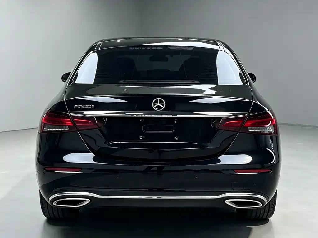 Mercedes-Benz E-Class — миниатюра 7