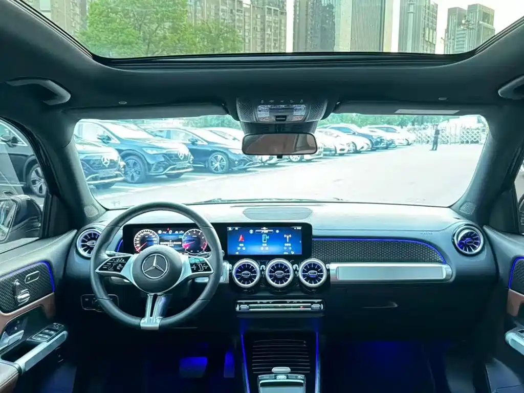 Mercedes-Benz GLB — миниатюра 17