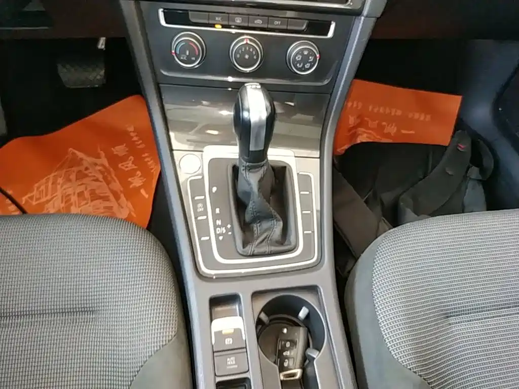 Volkswagen Golf — миниатюра 14