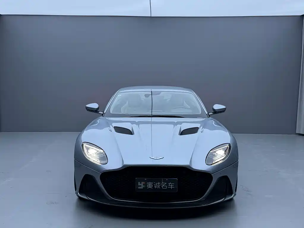 Aston Martin DBS — миниатюра 2