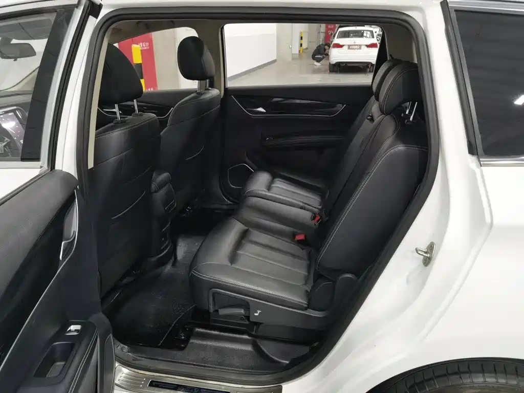 BYD MAX — миниатюра 15