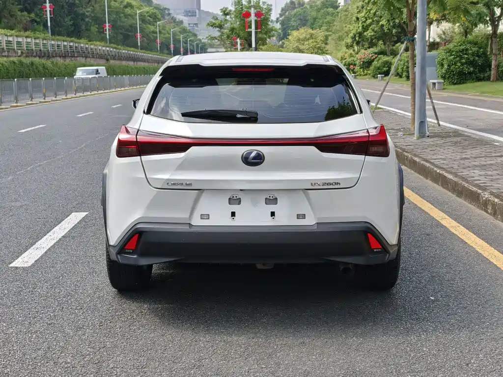 Lexus UX — миниатюра 13
