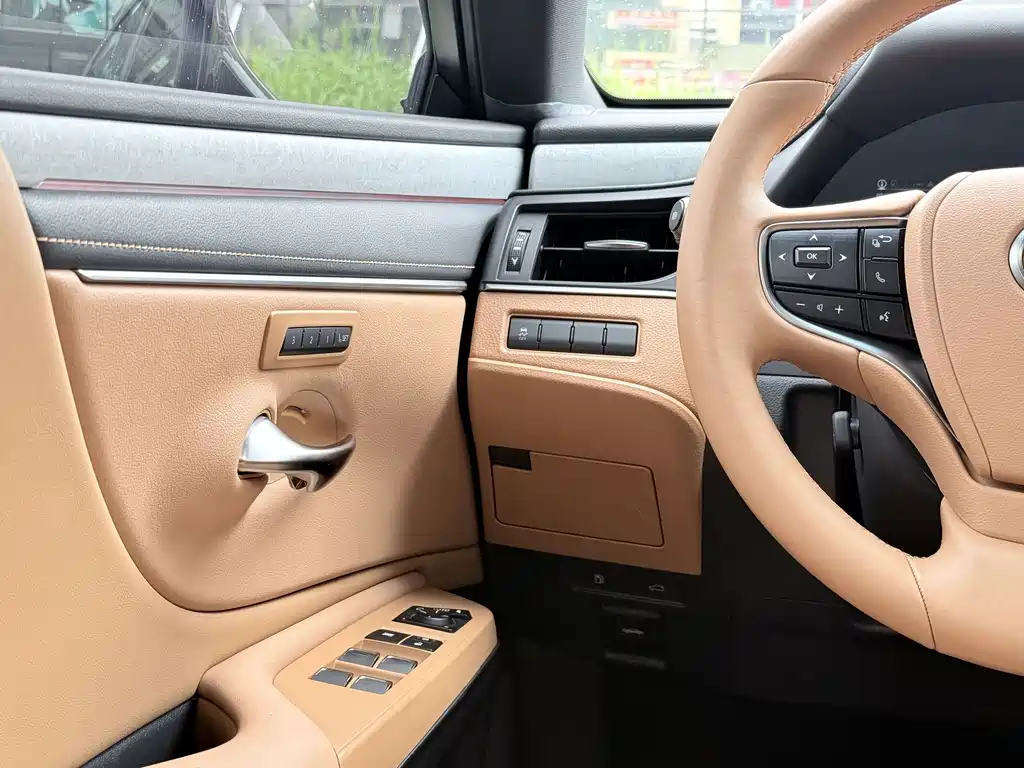 Lexus ES — миниатюра 15