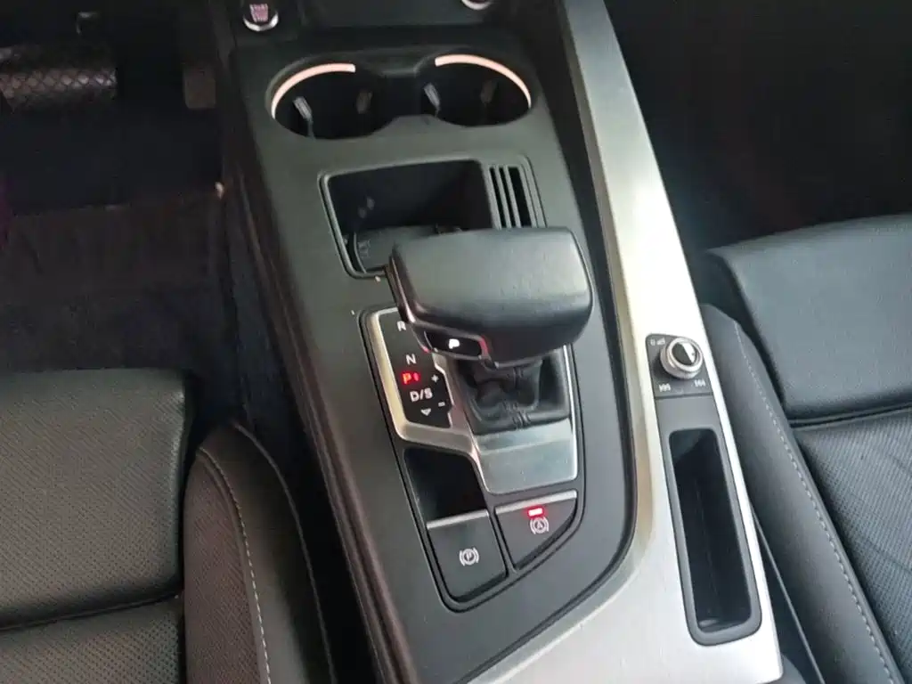 Audi A4L — миниатюра 14
