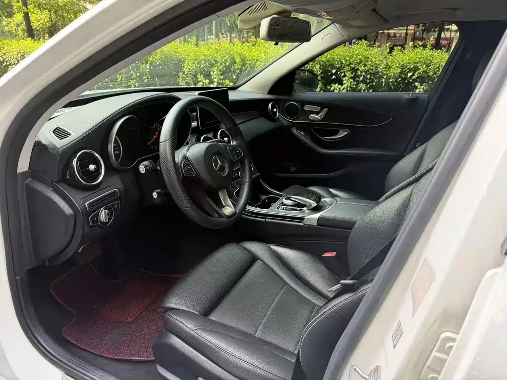 Mercedes-Benz C-Class — миниатюра 4