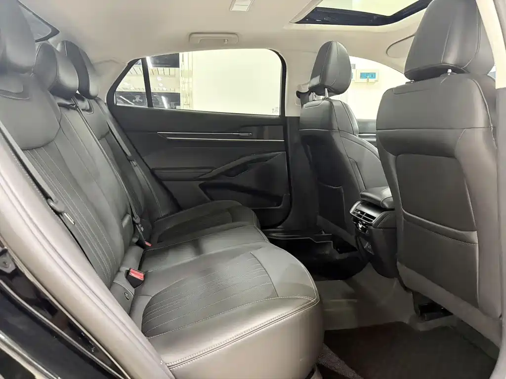 Ford Mondeo — миниатюра 8