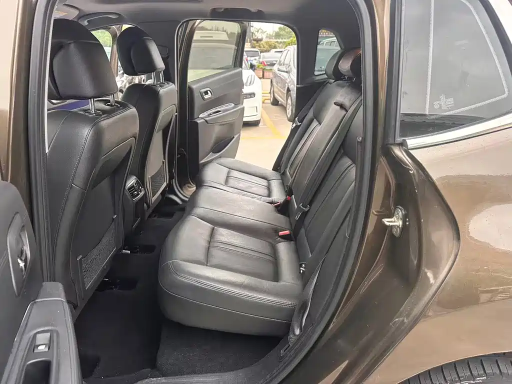 Peugeot 3008 — миниатюра 5
