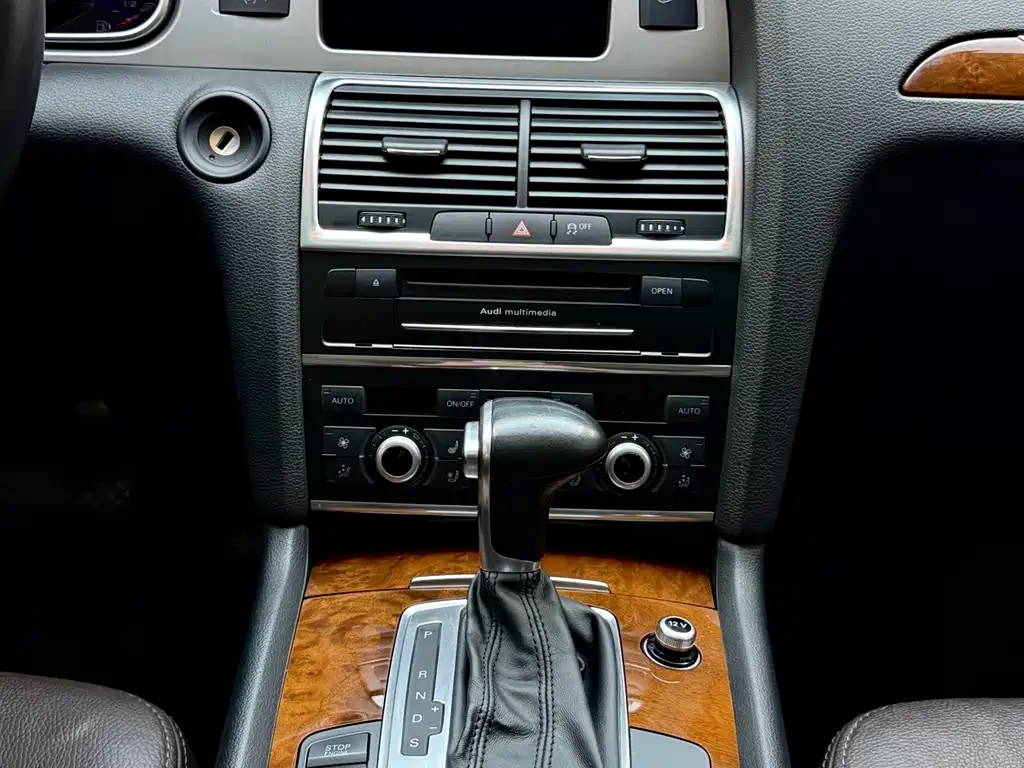 Audi Q7 — миниатюра 8