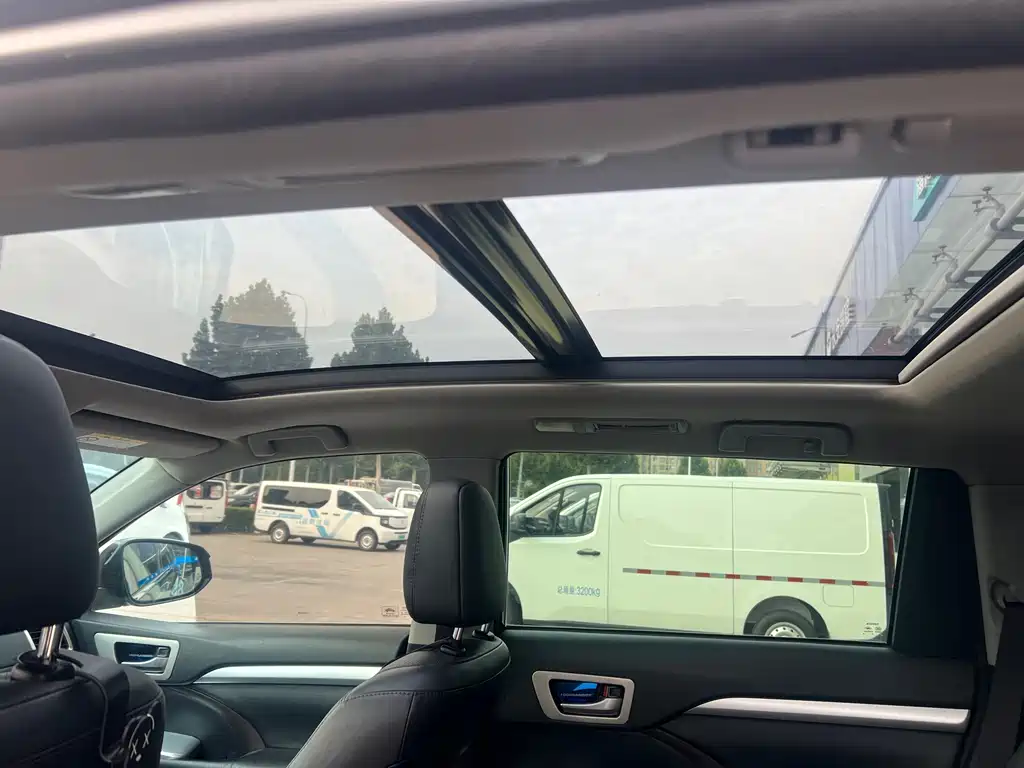 Toyota Highlander — миниатюра 7