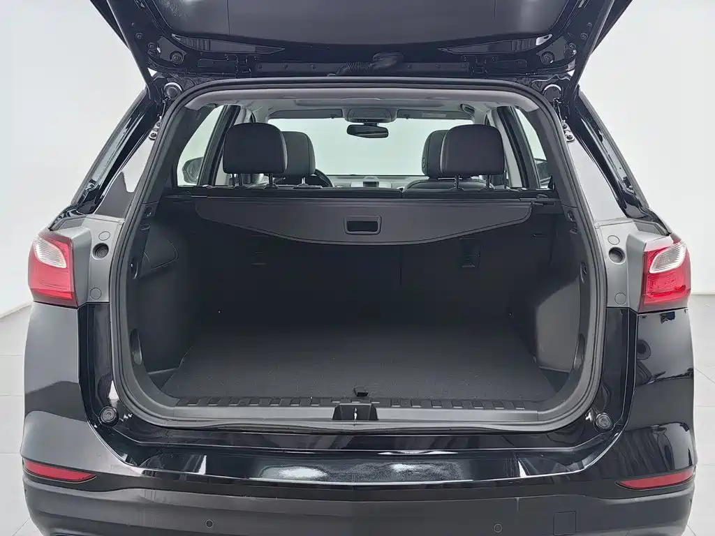 Chevrolet Equinox — миниатюра 16