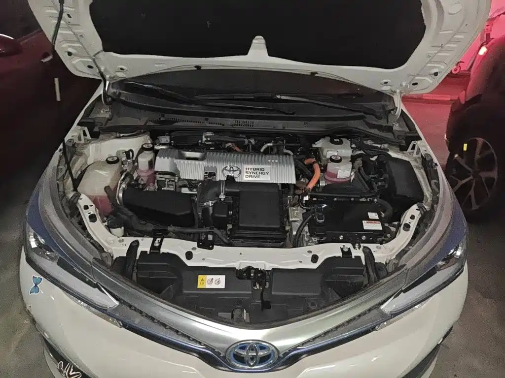Toyota Corolla Hybrid — миниатюра 21