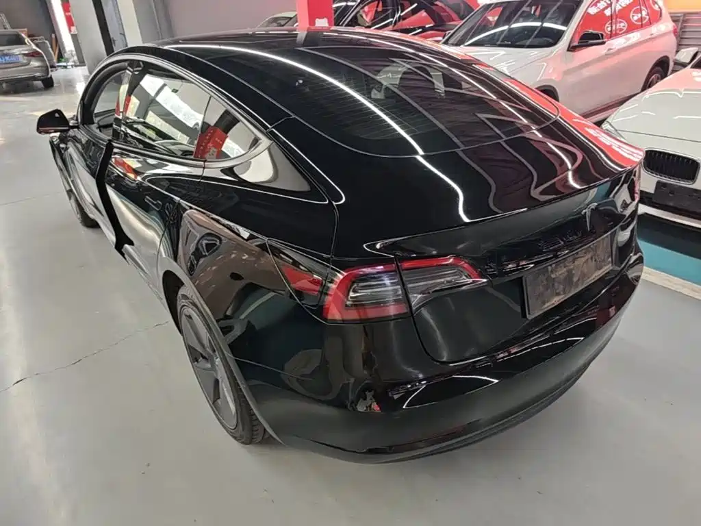 Tesla Model 3 — миниатюра 5