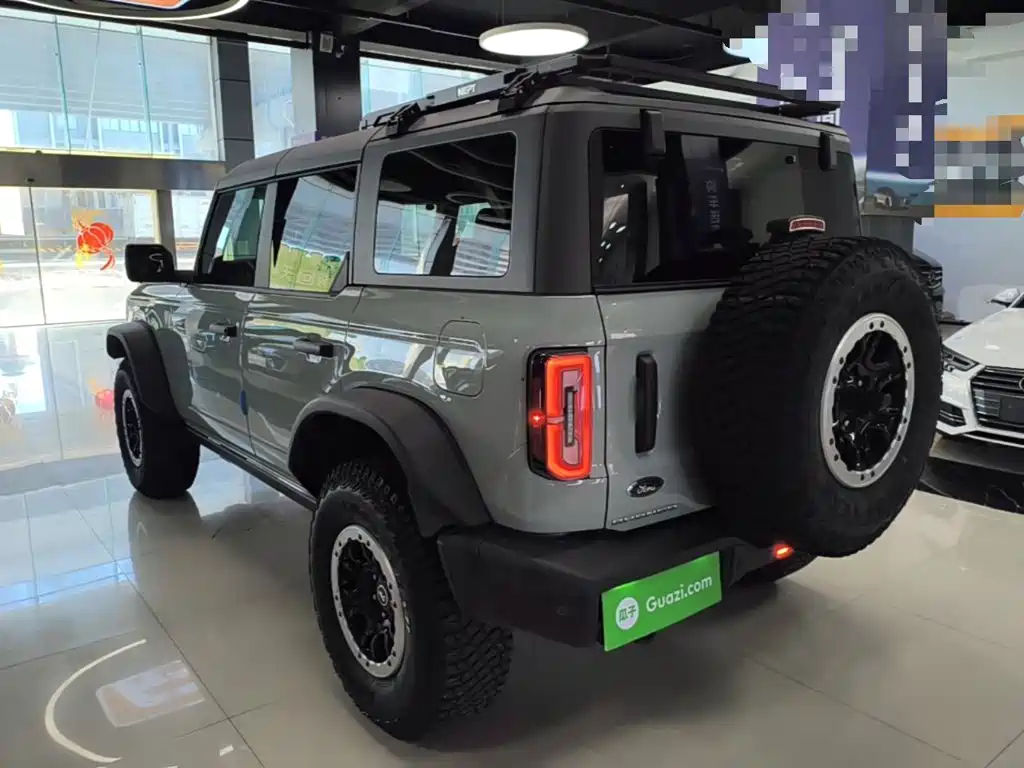 Ford Bronco — миниатюра 5