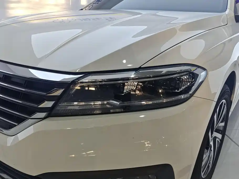 Volkswagen Lavida — миниатюра 5