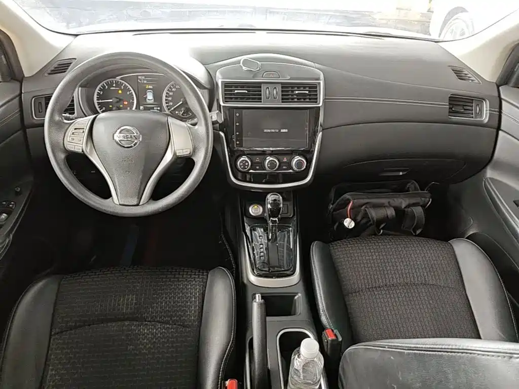 Nissan Tiida — миниатюра 10