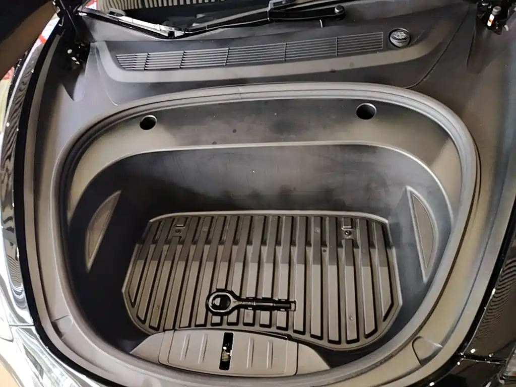 Tesla Model 3 — миниатюра 20