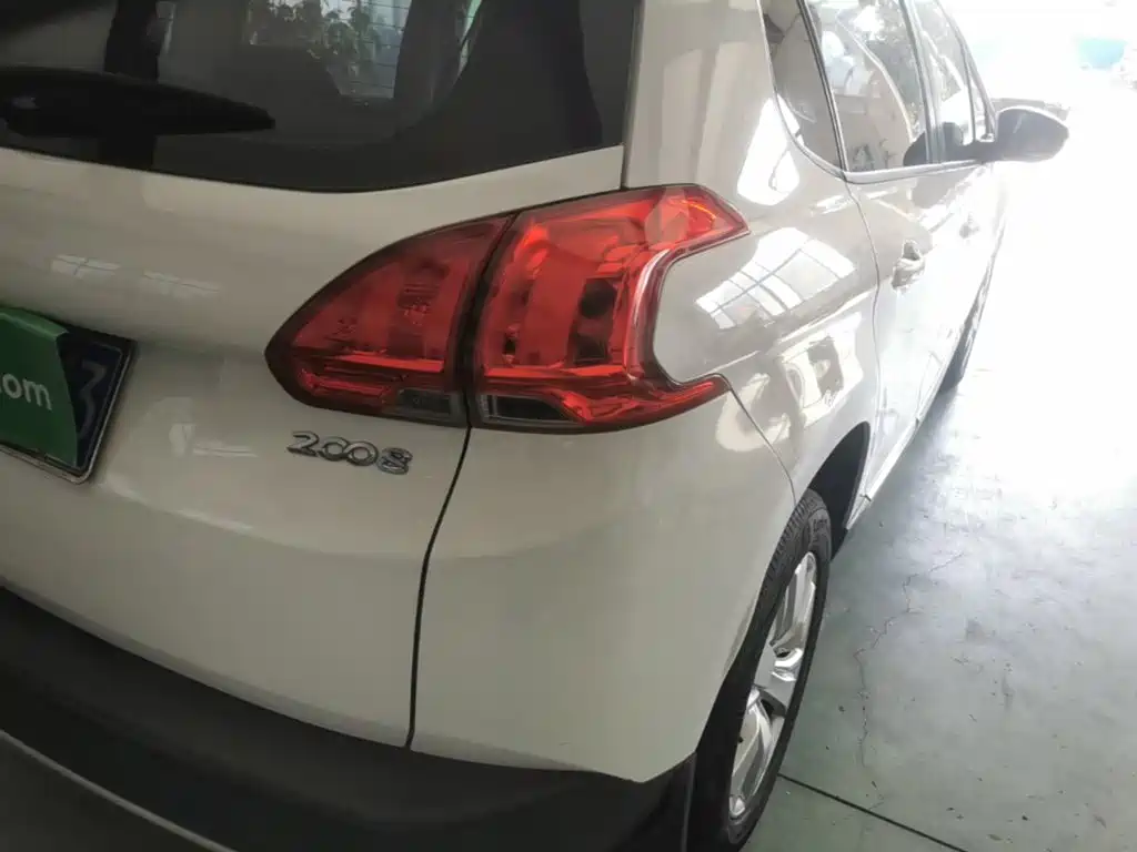 Peugeot 2008 — миниатюра 8