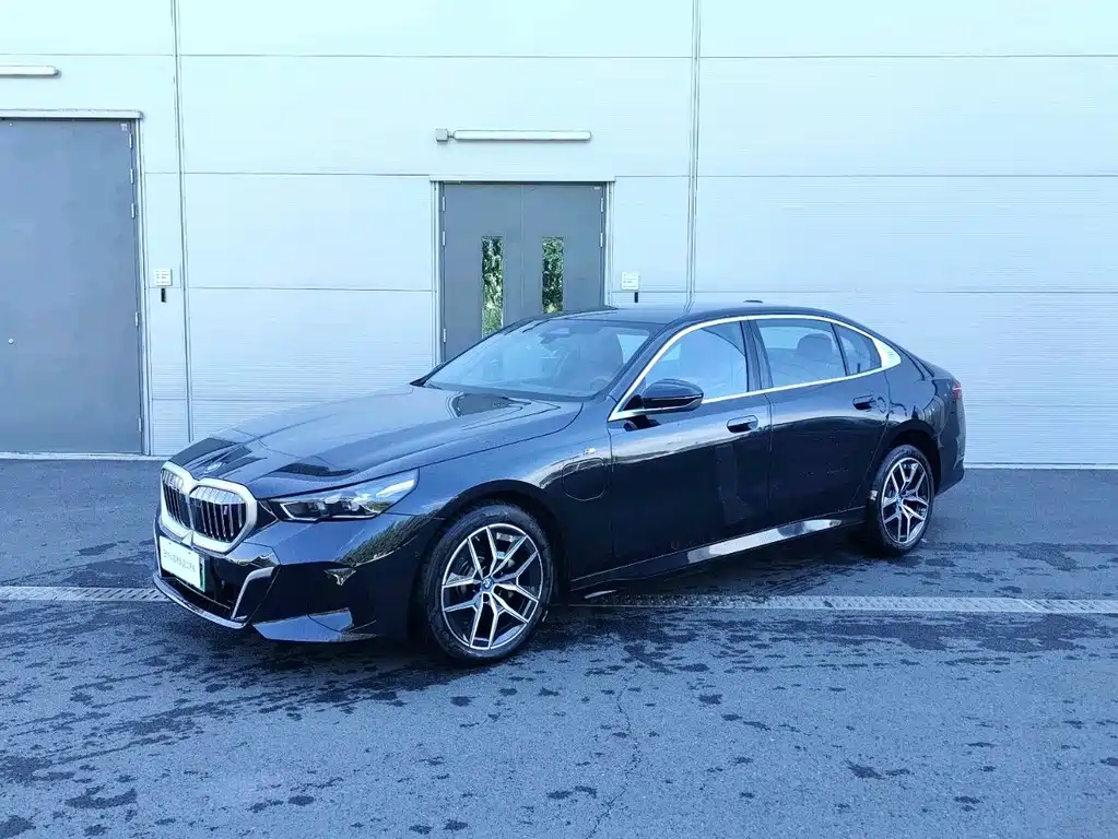 BMW i5