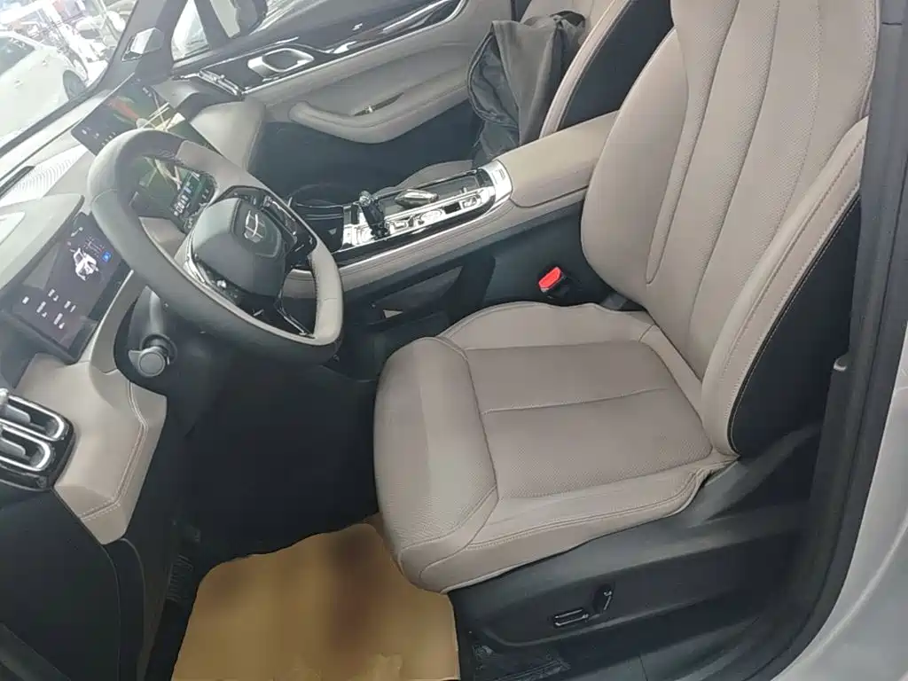 Geely Boyue L — миниатюра 15