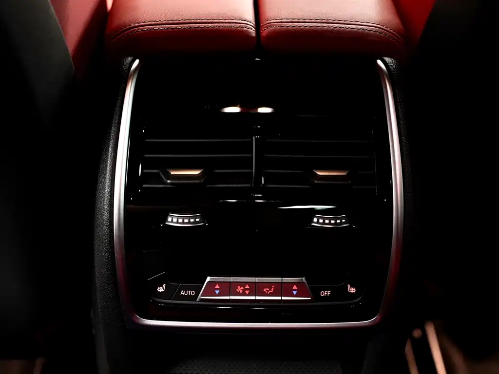 BMW X6 M — миниатюра 13
