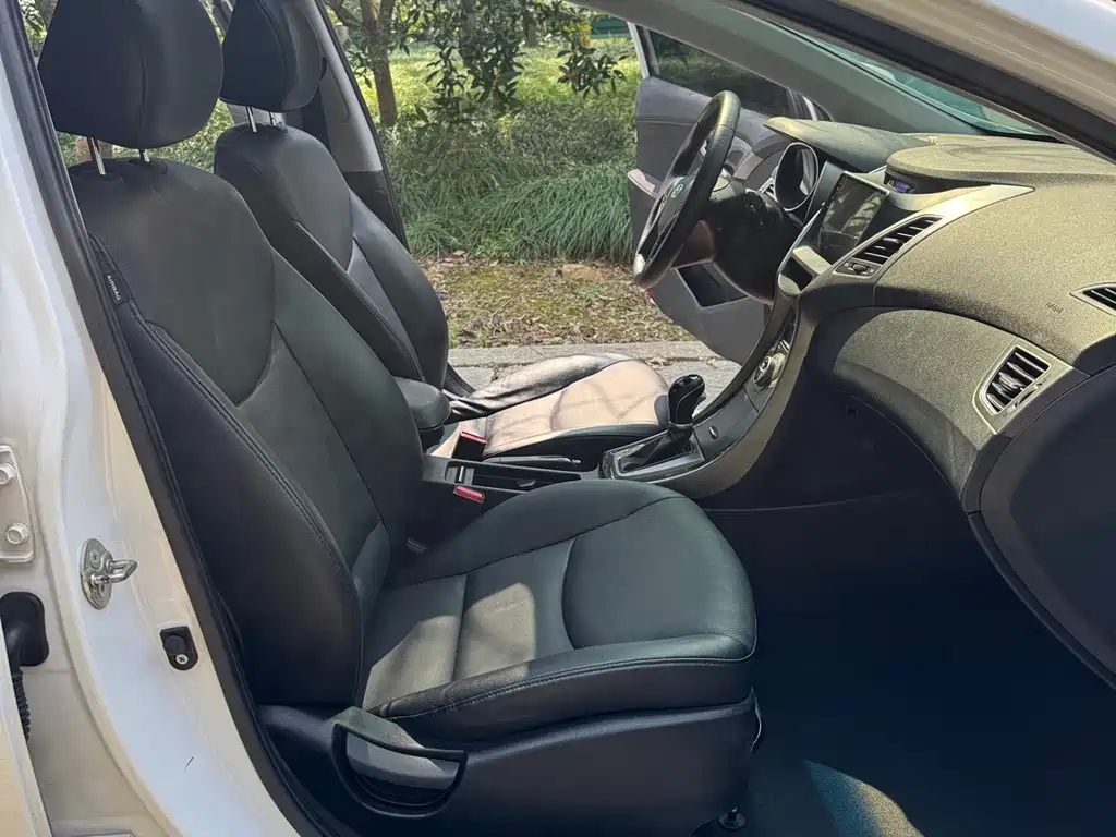 Hyundai Elantra Langdong — миниатюра 13