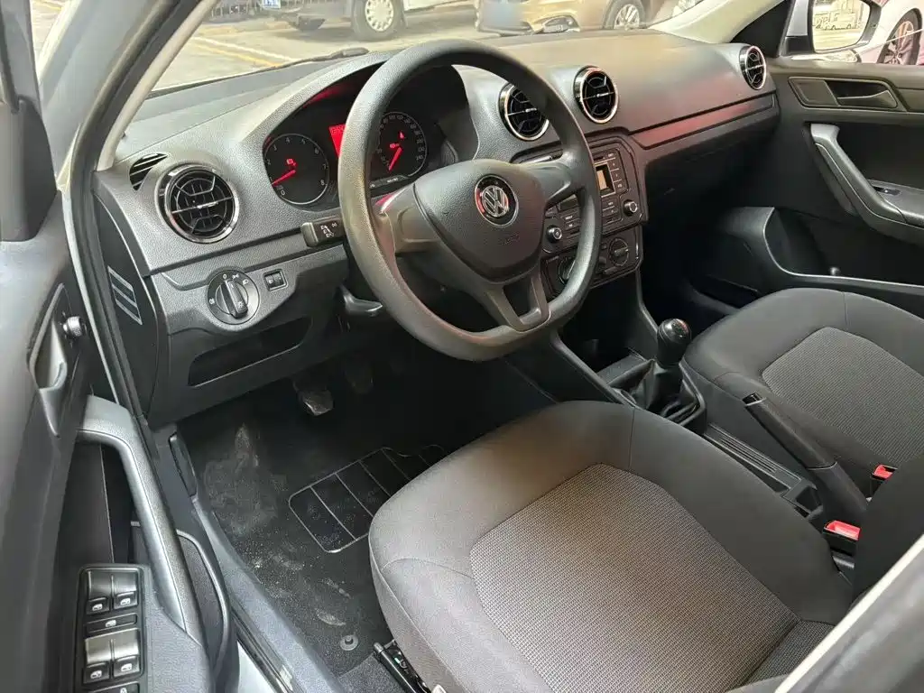 Volkswagen Jetta — миниатюра 9