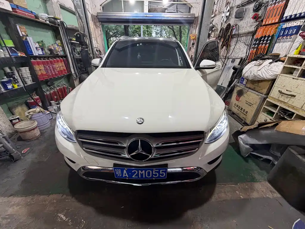 Купить Mercedes-Benz GLC