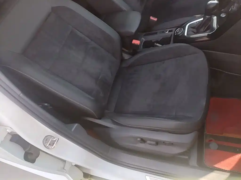 Volkswagen T-Roc — миниатюра 25