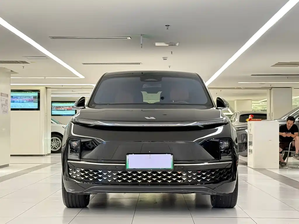 Li Auto Li L8 — миниатюра 2