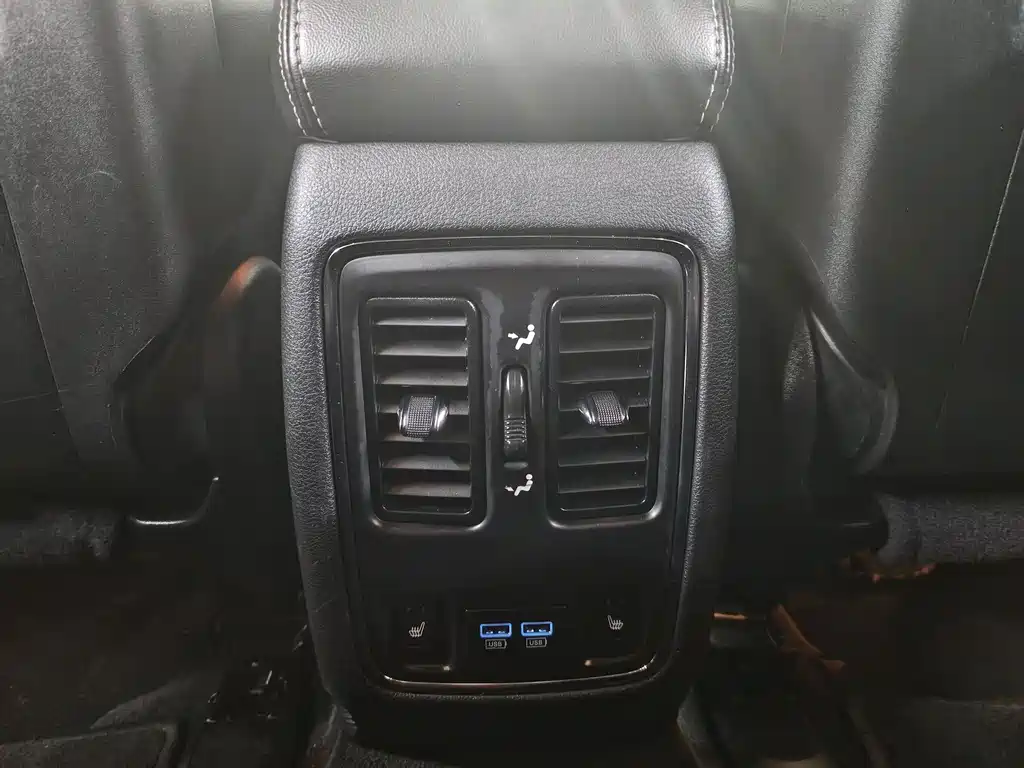 Jeep Grand Cherokee (Import) — миниатюра 12